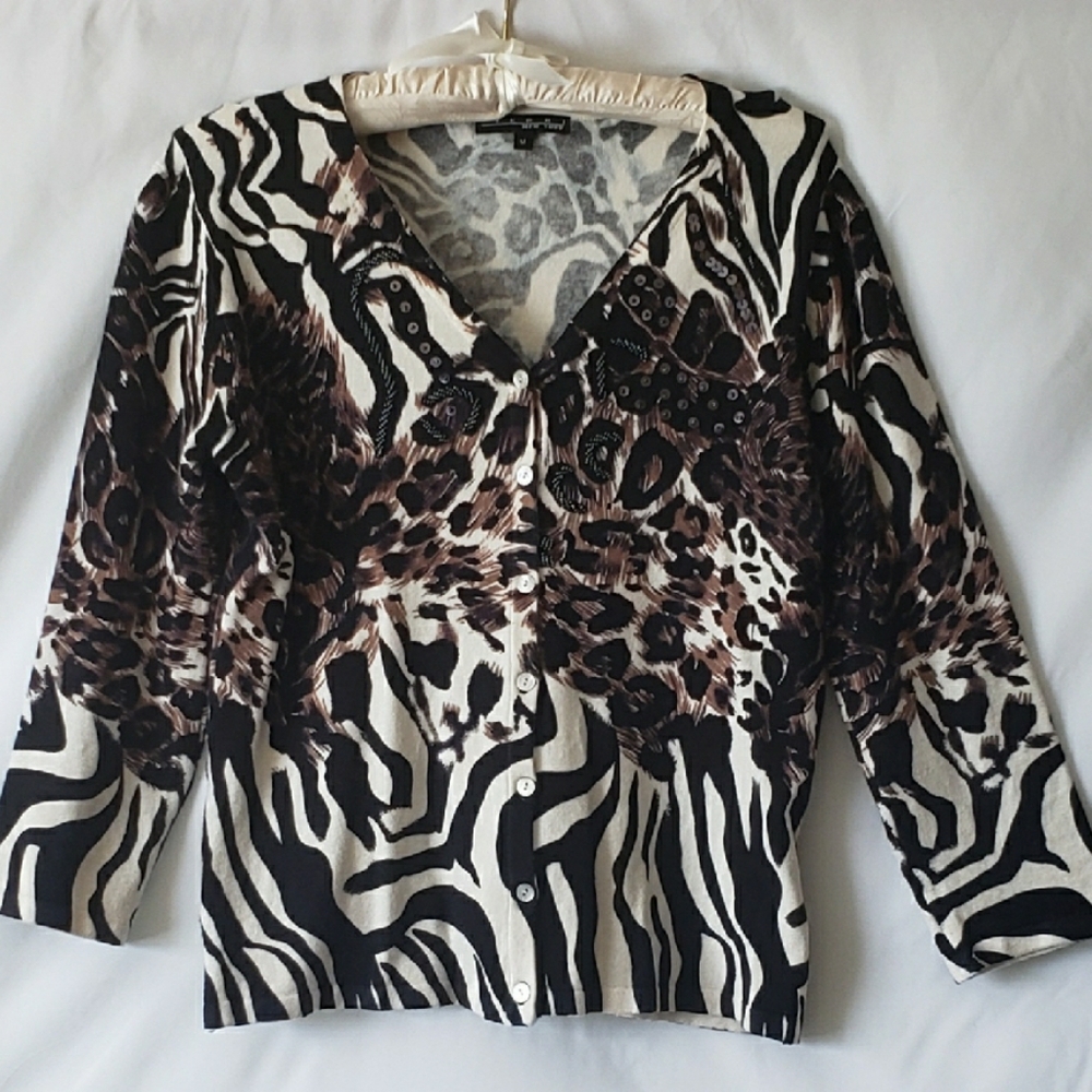 Black and White V-Neck 3/4 Sleeve Animal Print Cardigan